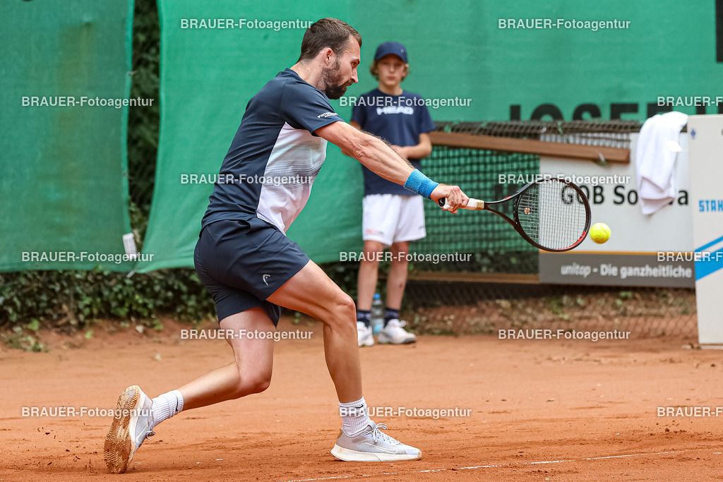 HTC Blau-Weiß Krefeld - LTTC Rot-Weiß Berlin  | Krefeld, Deutschland 21.07.2023, Tom Schönenberg (HTC Blau-Weiß Krefeld) gegen Eduard Esteve Lobato (LTTC Rot-Weiss Berlin) ,

bei der 2. Tennis Bundesliga Nord Begegnung zwischen HTC Blau-Weiß Krefeld und LTTC Rot-Weiß Berlin am 21.07.2023 in Krefeld.

(Foto: BRAUER-Fotoagentur)
 
