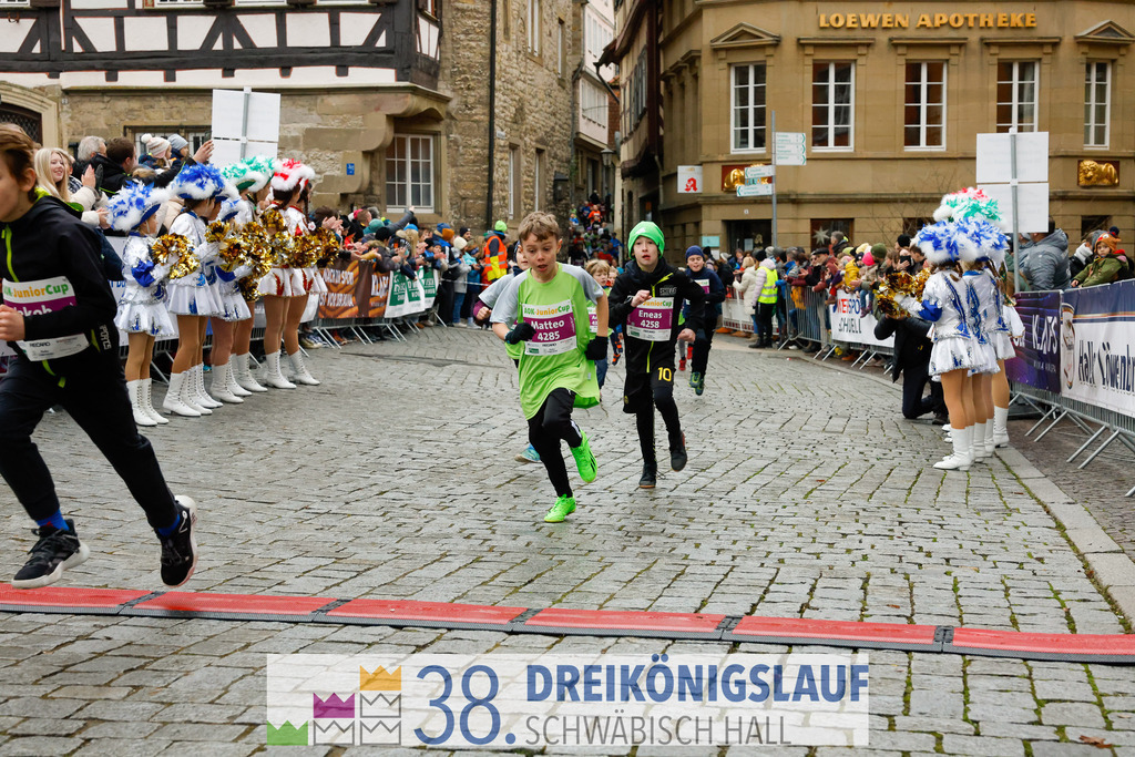 400m AOK Junior Cup | 3 Koenigslauf 2024 400m AOK Junior Cup - Realisiert mit Pictrs.com