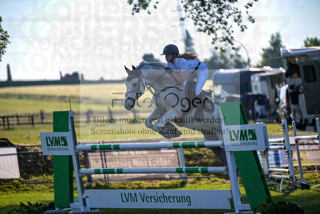 Reitturnier Voxtrup | Entdecke hochwertige Reitturnierfotos von Foto Oger. Professionell, emotional und authentisch – jetzt Lieblingsmomente im Shop bestellen.Deutschlandweite Turnierfotografie. - Realisiert mit Pictrs.com