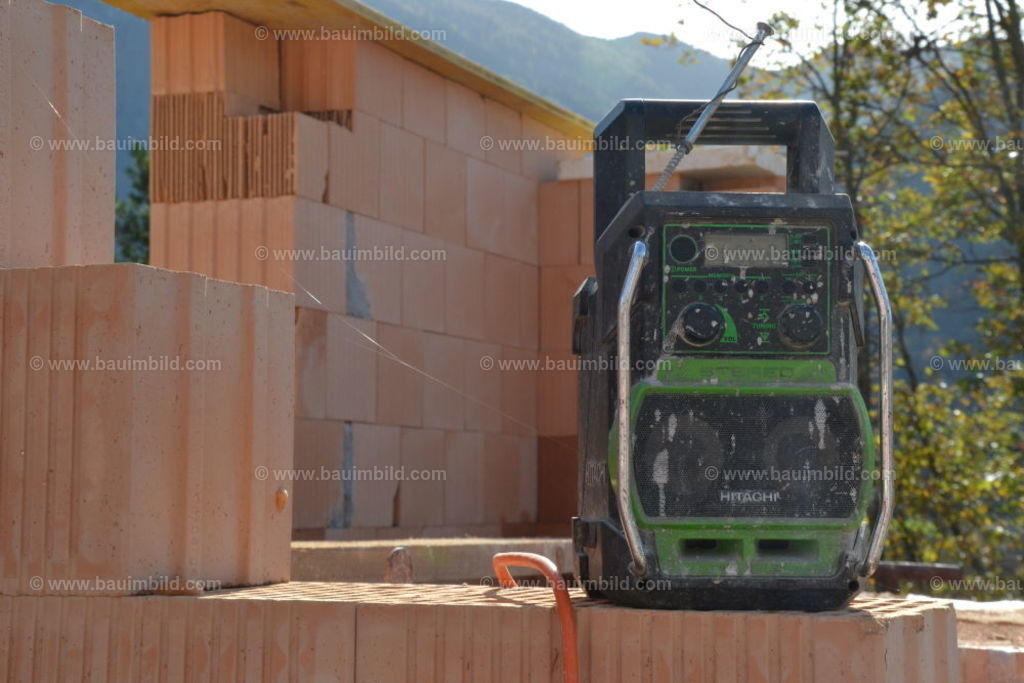 bib-lg07-mauerarbeiten-0150 | Nach LV-Leistungsgruppen sortierte Detailfotos über den Bau eines Hauses. Alle Hausbau-Bilder direkt vom Urheber und Autor der Website Haus-Selber-Bauen.com