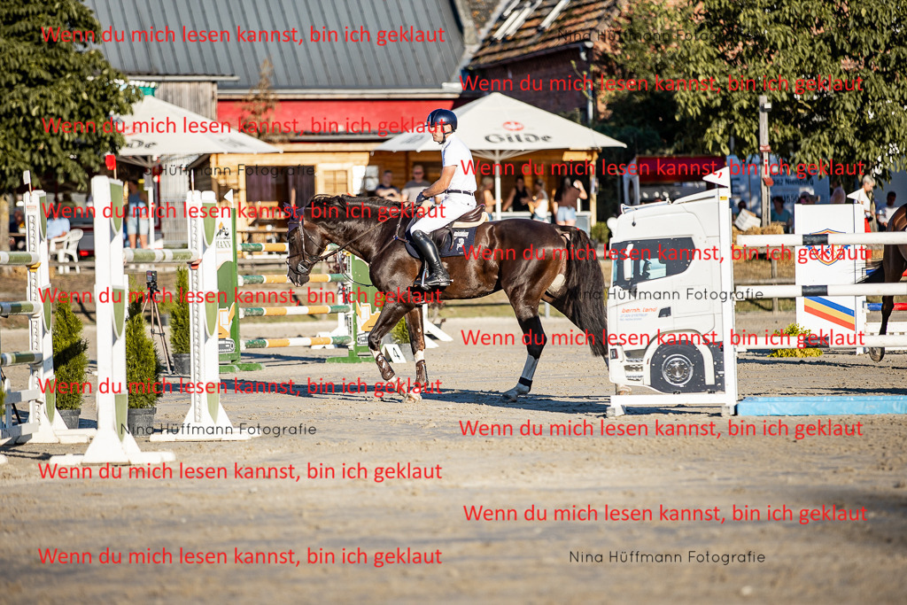 BK1A8476 | Turnierbilder Turnierfotos Nina Hüffmann Turnierfotografie Pferdefotografie Tierzeichnung Haustierzeichnung Pferdezeichnung Hundezeichnung Videograf  - Realisiert mit Pictrs.com