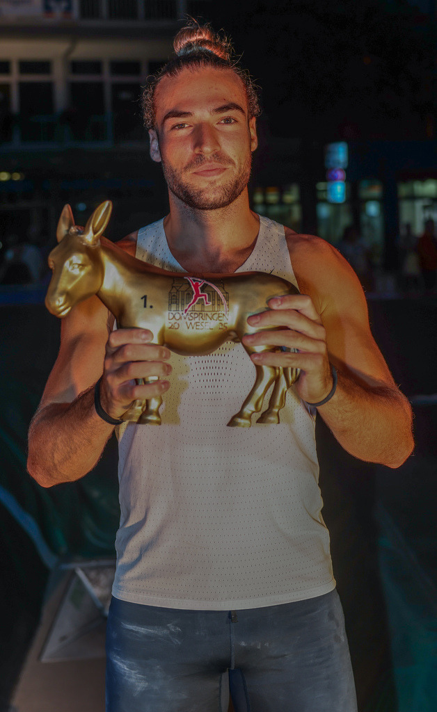 top-top.de-250828-418 | Foto, Video, Fotografie, Videografie, Fotobox, DJ, Discjockey, Musik, Musikbox, Veranstaltung, Photobooth, Amazon, Ebay, Buchtipp, Bestseller, Autor, Verlag, Buch, Wesel, Hamminkeln, NRW, Dinslaken, Rees, Drohne, Hochzeit, Party, Fotobox, Wesel, Fotograf