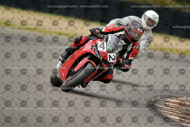 25bt05-1131 | markuskiefer.com - Realisiert mit Pictrs.com