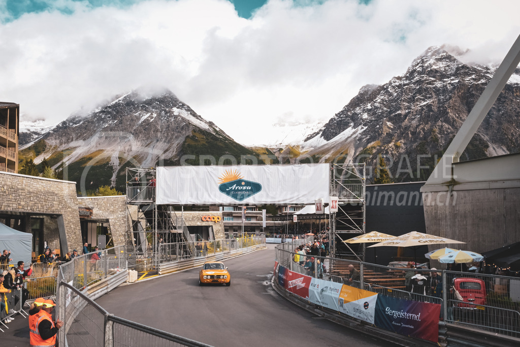 21. Arosa ClassicCar 2025 - 5. September 2025 | Peter Hanimann aus Forch (SUI) in einem Alfa Romeo 1750 GTAm aus dem Jahre 1971 mit Startnummer 518 am Arosa ClassicCar 2025 in der Kategorie Competition..@arosaclassiccar, @arosa.official, #arosaclassiccar, #arosa, #76curves, #classiccarBild: Sportfotografie Markus Aeschimann | www.markus-aeschimann.ch - Realisiert mit Pictrs.com