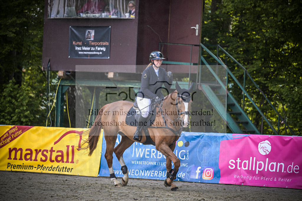 DOS_4444 | Entdecke hochwertige Reitturnierfotos von Foto Oger. Professionell, emotional und authentisch – jetzt Lieblingsmomente im Shop bestellen.Deutschlandweite Turnierfotografie. - Realisiert mit Pictrs.com