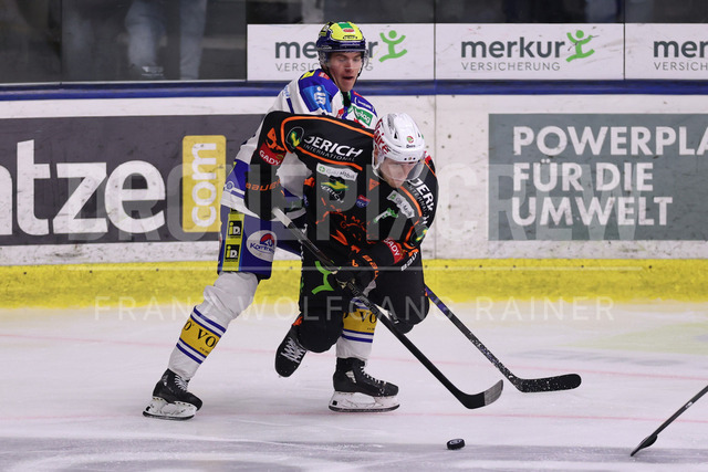 Moser Medical Graz 99ers vs EC iDM Wärmepumpen VSV – Ice Hockey    | Graz, Austria, 27.FEB.26 - ICE HOCKEY - ICE Hockey League, Graz 99ers vs Villacher SV. The image shows Felix Maxa (EC VSV) and Paul Huber (99ers).     