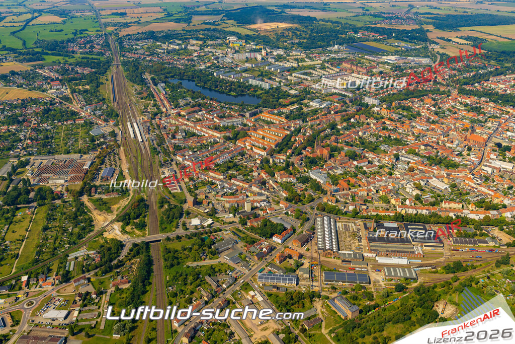 Neue Luftbildaufnahme der Stadt Stendal - Das Luftbild wurde 2025 vom UL-Flugzeug heraus erstellt ( keine Drohnenaufnahme ) - Hochauflösende Luftaufnahme - für Wandbilder und großformatige Ausdrucke geeignet. Das besondere Geschenk!Hier alle&nbsp;Infos zur Lizenzierung der LuftaufnahmeWir fliegen auch dieses Jahr wieder in Ihre Region um Luftbilder zu erstellen.- Luftbild anfragen
