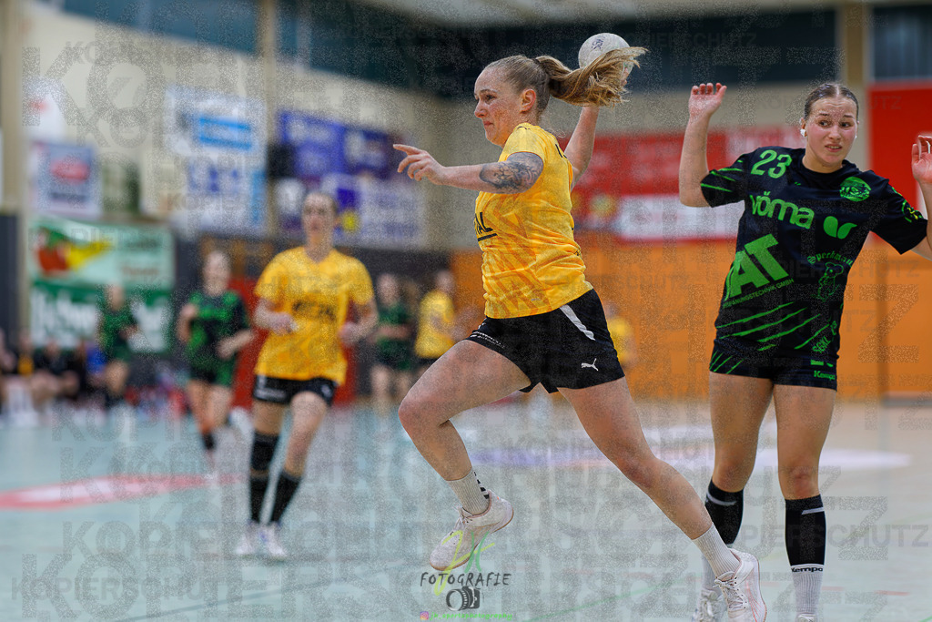 Frauen Oberliga Mitte (HHV); HSG Kleenheim/Langgöns II - HSG Eibelshausen/Ewersbach | Frauen Oberliga Mitte (HHV); HSG Kleenheim/Langgöns II - HSG Eibelshausen/Ewersbach am 01.11.2025 in Oberkleen (Weidig-Halle)Photo © 2025 - Jörg Heinrich - Realisiert mit Pictrs.com