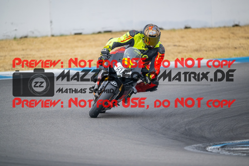 MaZZes-Fotomatrix-20260809-581628 | R1
