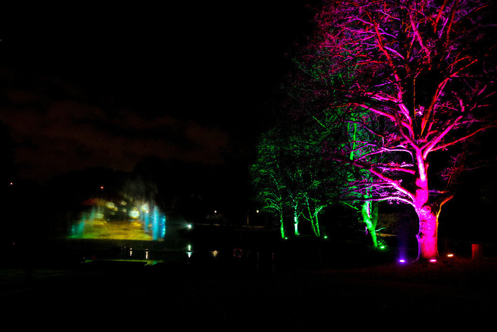 Parkleuchten_GrugaEssen24_57 | Bildergalerie von Sport-Ereignissen aber auch von weiteren spannenden Dingen - nicht nur vom Niederrhein. In Anlehnung an den bekannten Spruch von Hanns Dieter Hüsch heißt das Motto: "Niederrhein ist überall".  - Realisiert mit Pictrs.com