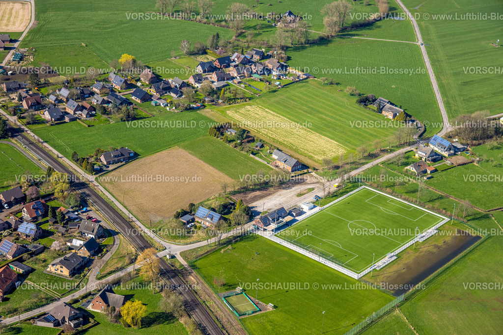 Rees240312373Millingen | Luftbild, Fußballstadion des Sportverein SV Fortuna Millingen e.V., Millingen, Rees, Nordrhein-Westfalen, Deutschland