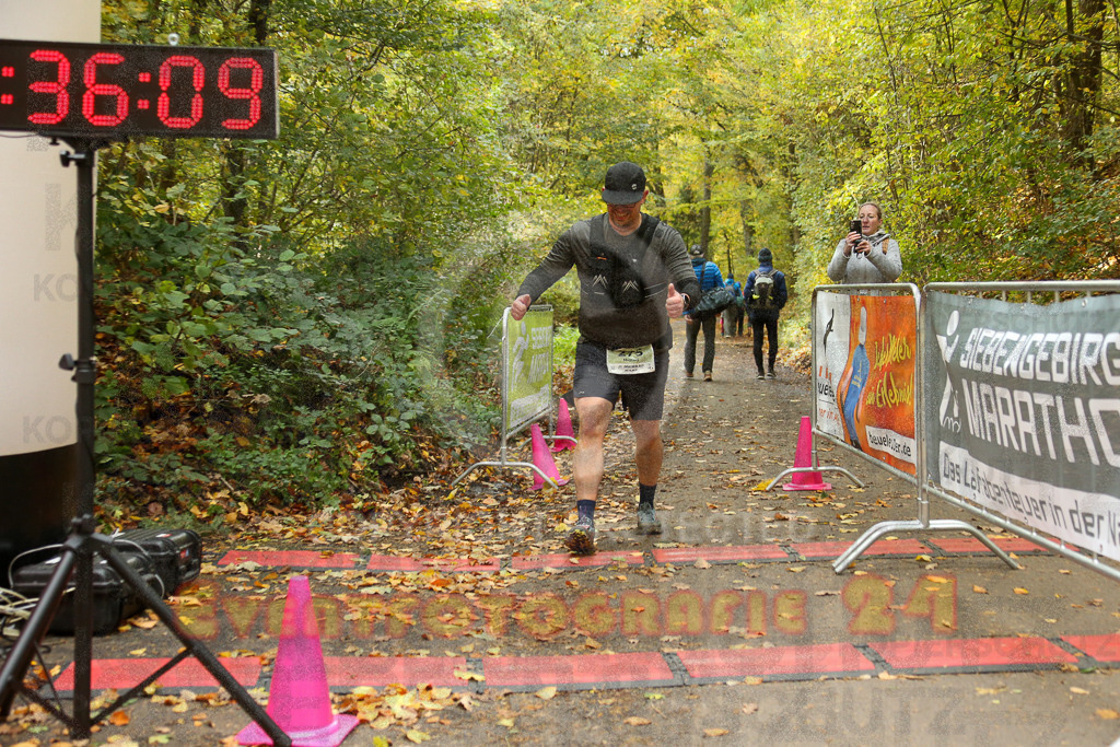 251026_1437_EX1_4185 | Sportfotografie im Rhein-Sieg Kreis, Köln, Bonn, NRW, Rheinland Pfalz, Hessen, etc. Unser Tätigkeitsfeld umfasst den Laufsport vom Volkslauf über den Marathon, Duathlon, Triathon bis zum Ultralauf wie Kölnpfad Ultra oder Schindertrail.