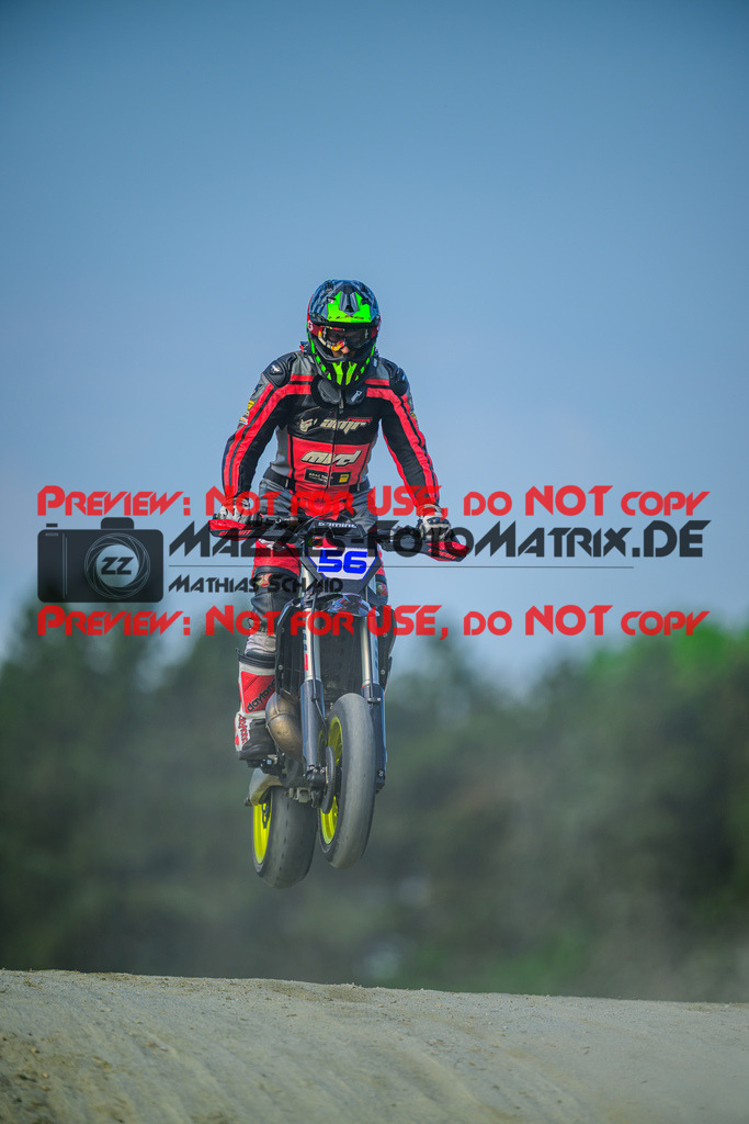 MaZZes_Fotomatrix_20250502_6007705_0969 | UE40