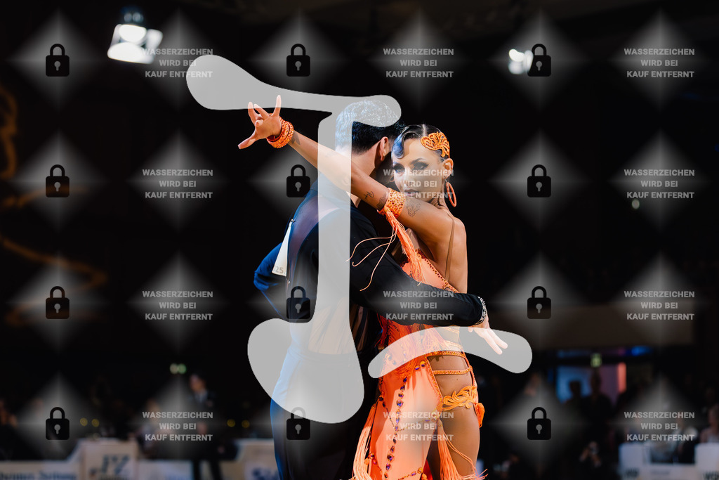 Goldstadtpokal 2025 - WDSF World Open Latin 12th (45) Alessandro Tenore _ Alice Parisini (Georgia)-2025-01-25-9537 | Webshop for digital downloads and prints of dance sport, event & show photographer Julian Link - Realisiert mit Pictrs.com