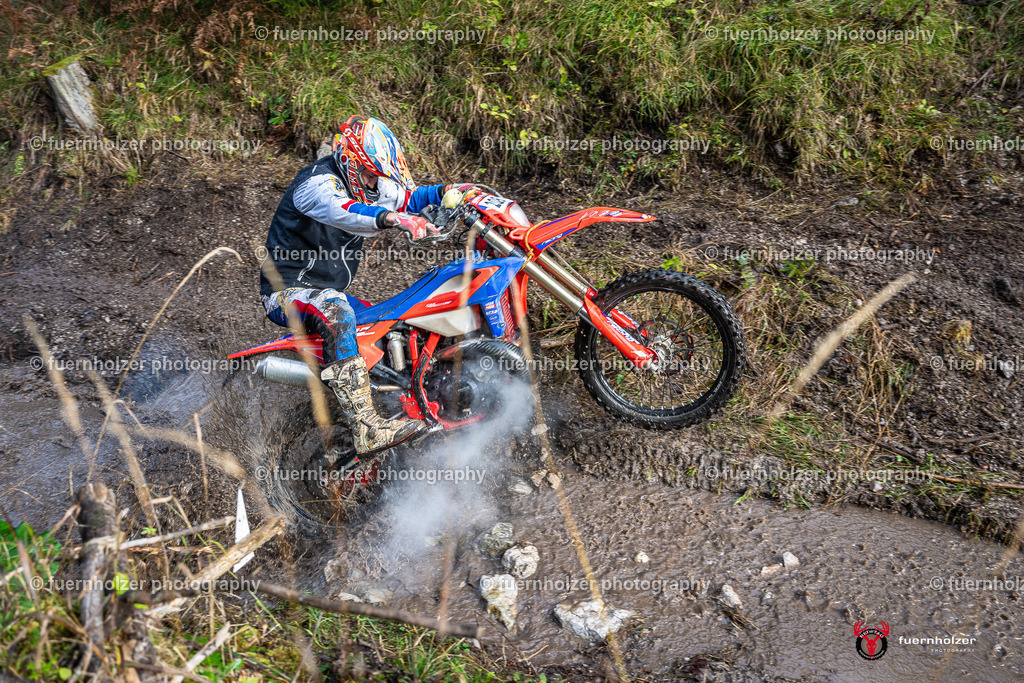 fuernholzer_241026-C1-65 | Fotografische Impressionen von der Red Stag Enduro Extreme by fuernholzer-photography.com. Endurosport in Österreich fotografisch festgehalten von fuernholzer. Auftragsfotografie für Private, Gewerbefotos und Industriefotografie. Eventfotografie, Sportfotografie und Motorsportfotografie. Anbieter von Fotoworkshops, Fototraining, fotografischen Vorträgen und Fotoseminaren.