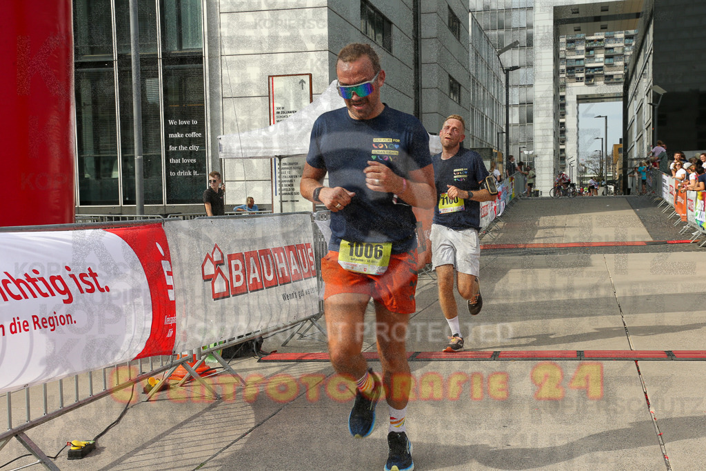 250920_1525_EX1_9348 | Sportfotografie im Rhein-Sieg Kreis, Köln, Bonn, NRW, Rheinland Pfalz, Hessen, etc. Unser Tätigkeitsfeld umfasst den Laufsport vom Volkslauf über den Marathon, Duathlon, Triathon bis zum Ultralauf wie Kölnpfad Ultra oder Schindertrail.