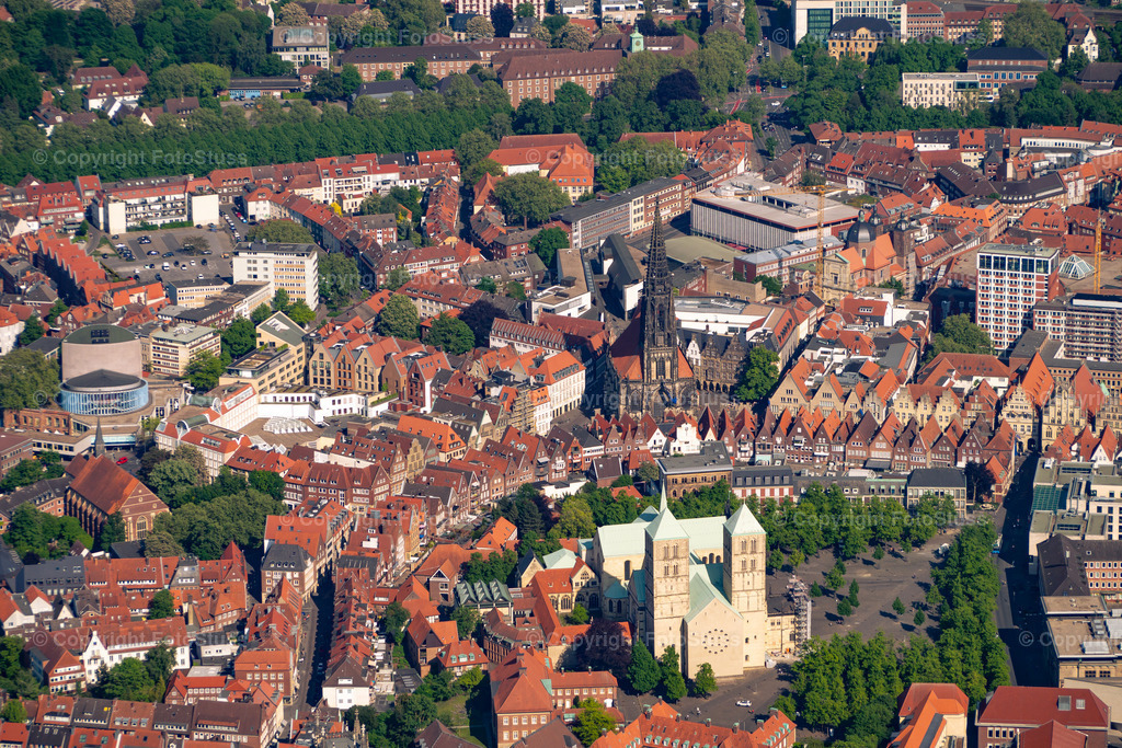 Luftbilder der Altstadt Münster | Die Altstadt von Münster Westfalen aus der Luft fotografiert - Realisiert mit Pictrs.com