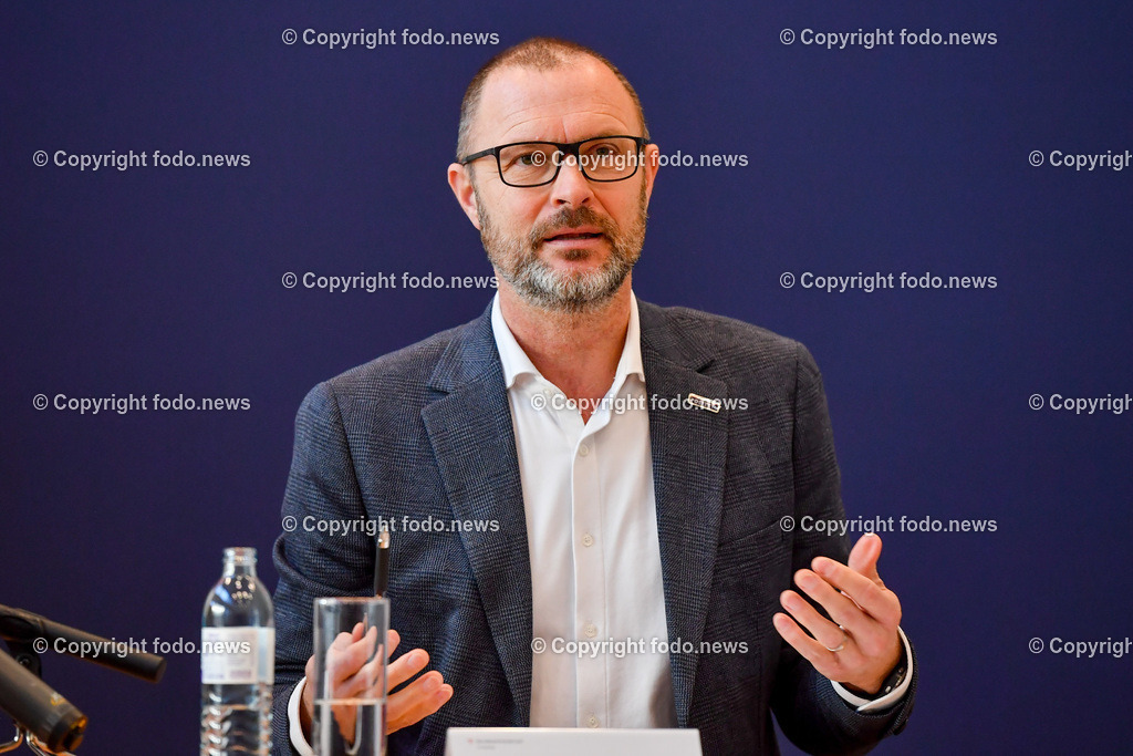 Landespolizeidirektion Ooe_ Pressekonferenz Festnahmen Halloween Nacht 2022_ 27.12.2022-23 | 27.12.2022, Landespolizeidirektion Oberoesterreich, AUT, Pressekonferenz Festnahmen Halloween Nacht 2022, im Bild Andreas Pilsl (Landespolizeidirektor Ooe)