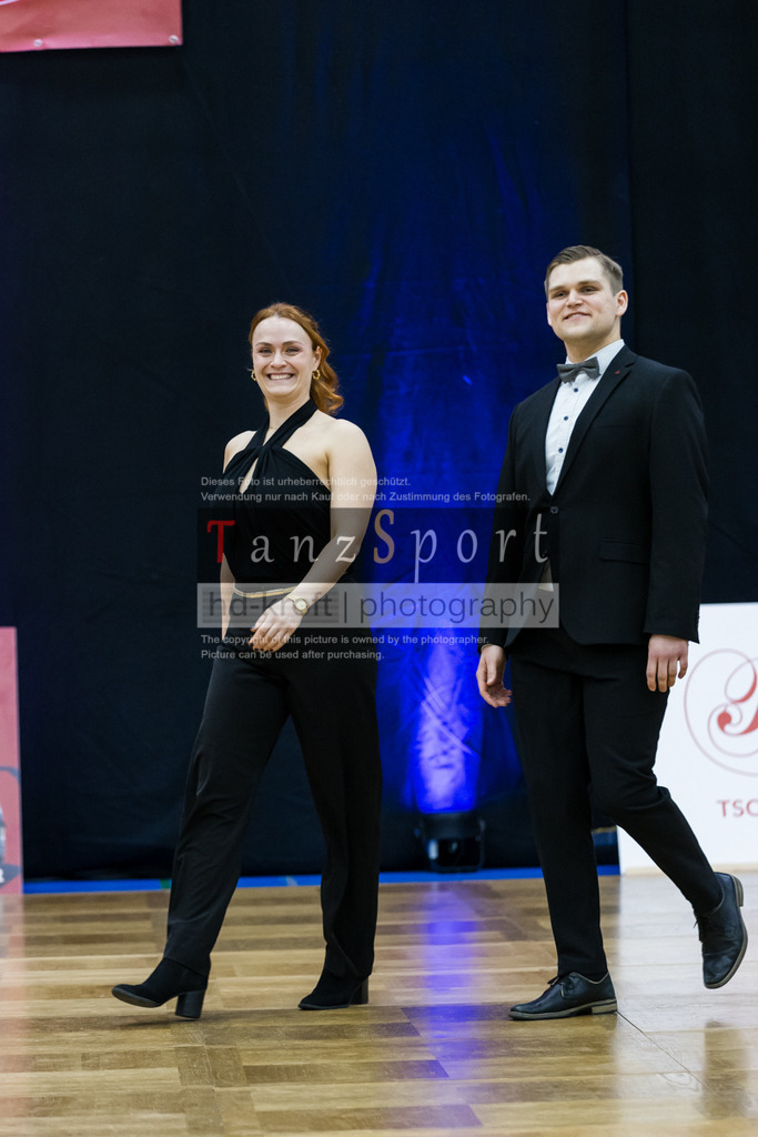 202603145_RL_Lat-Formationen_Nbg_5338 | Tanzsportbilder, Standardtanz, Lateintanz, WDSF, DTV, LTVB, dancecomp, goc, hessen tanzt, blaues band der spree, walzer, tango, wiener walzer, slowfox, quickstepp, samba, rumba, cha-cha-cha, paso doble. jive, hd-kroft photography, turniertanzsport