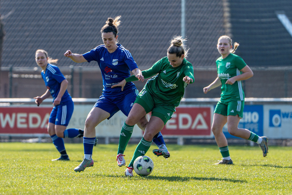 Fußball I Frauen I Saison 2025-2026 I Oberliga Niedersachsen I 17. Spieltag I TuS Lutten - BW Hollage I 12862 | jns.sportfotos - Realisiert mit Pictrs.com