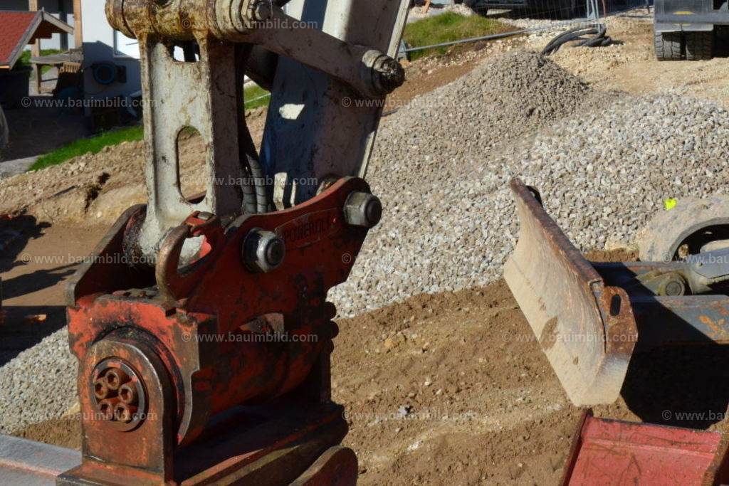 bib-lg02-erdarbeiten-0161 | Nach LV-Leistungsgruppen sortierte Detailfotos über den Bau eines Hauses. Alle Hausbau-Bilder direkt vom Urheber und Autor der Website Haus-Selber-Bauen.com