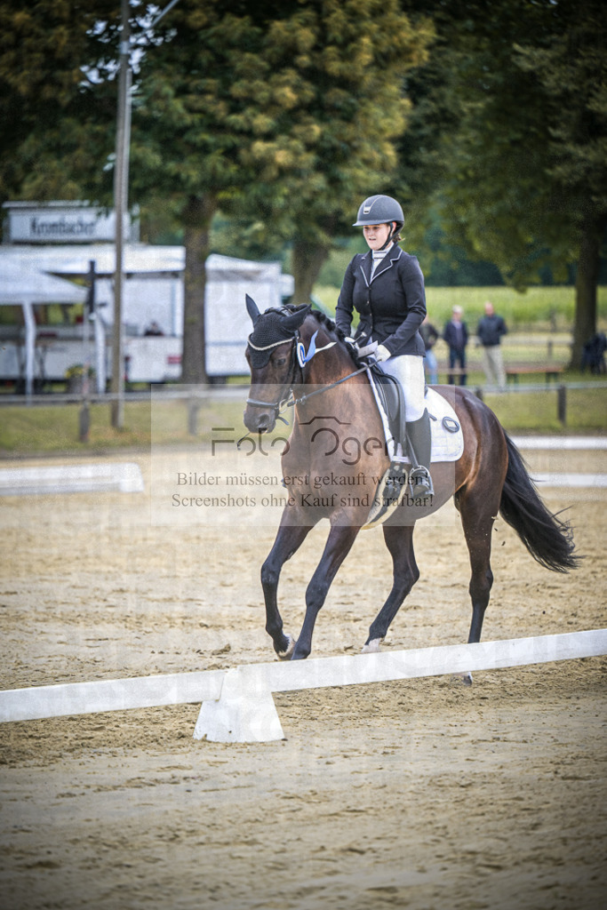 DOS_5117 | Entdecke hochwertige Reitturnierfotos von Foto Oger. Professionell, emotional und authentisch – jetzt Lieblingsmomente im Shop bestellen.Deutschlandweite Turnierfotografie. - Realisiert mit Pictrs.com