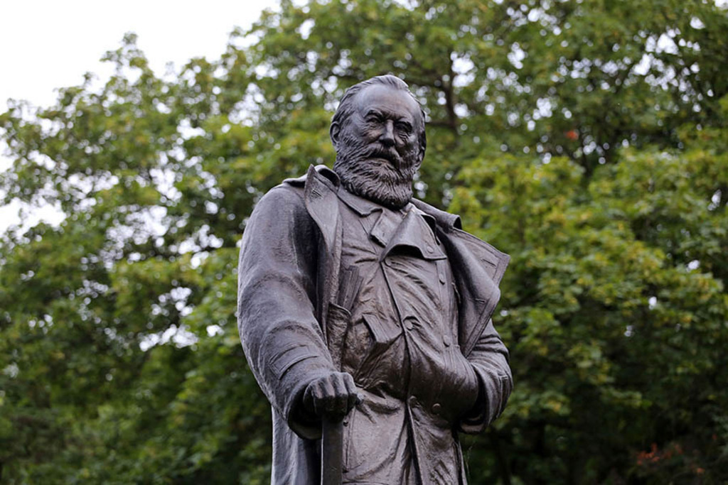 Foto: Leipzig - Karl Heine Denkmal | Das Team hinter BILDLEXIKON LEIPZIG bündelt historische wie aktuelle Informationen über die Stadt Leipzig in Text und Bild auf einer Plattform und stellt diese der interessierten Öffentlichkeit zur Verfügung.