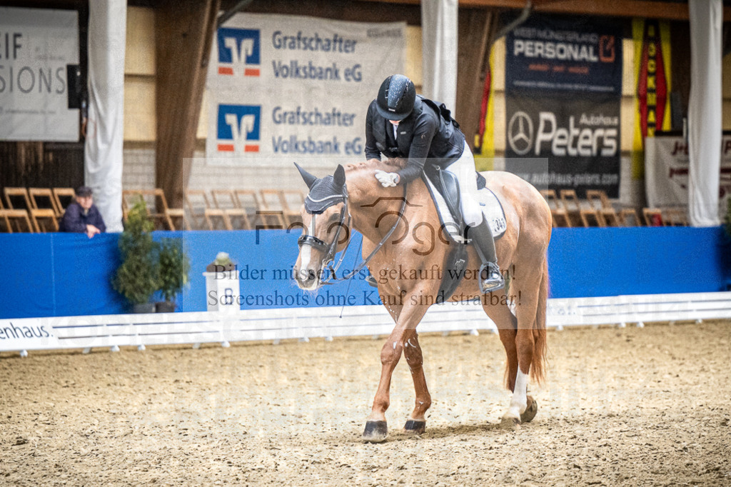 DOS_3912 | Entdecke hochwertige Reitturnierfotos von Foto Oger. Professionell, emotional und authentisch – jetzt Lieblingsmomente im Shop bestellen.Deutschlandweite Turnierfotografie. - Realisiert mit Pictrs.com