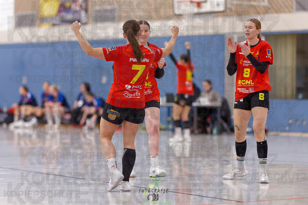 Frauen Regionalliga (HHV); HSG Wettenberg - TV Hüttenberg | Frauen Regionalliga (HHV); HSG Wettenberg - TV Hüttenberg am 06.12.2025 in Launsbach (Wettenberg) (Halle GS Launsbach (Wettenberg))Photo © 2025 - Jörg Heinrich - Realisiert mit Pictrs.com