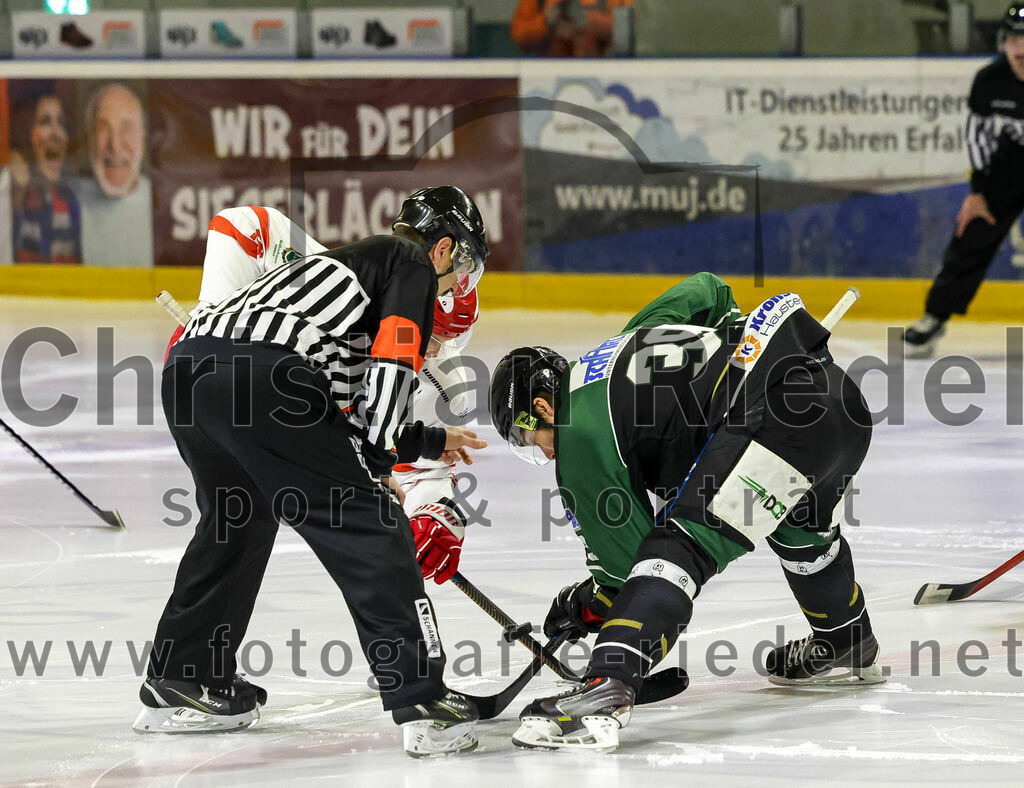 2023-03-10_010_TSV_Erding_gegen_TEV_Miesbach | Erding, Deutschland, 10.03.2023:
Eishockey, Bayernliga Playoffs 2022 / 2023, Halbfinale, TSV Erding gegen TEV Miesbach, Endergebnis: 2:0

Thomas Plihal (Erding Gladiators, #39)

Foto: Christian Riedel / fotografie-riedel.net