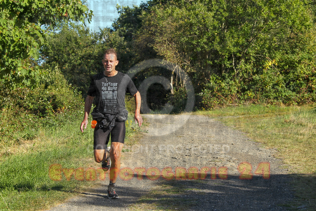250830_1707_EV4_4756 | Sportfotografie im Rhein-Sieg Kreis, Köln, Bonn, NRW, Rheinland Pfalz, Hessen, etc. Unser Tätigkeitsfeld umfasst den Laufsport vom Volkslauf über den Marathon, Duathlon, Triathon bis zum Ultralauf wie Kölnpfad Ultra oder Schindertrail.