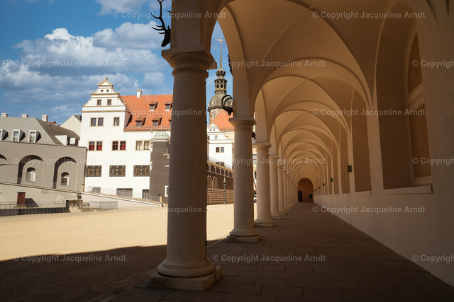 Residenzschloss_Dresden | Fotografie Photography Dresden Photoshooting  Fotoshooting Fotografin Dresdencity Bilder  Foto Dresdenvideos Kalender Postkarten Bilderdownload Portrait Hochzeitsfotografie Familienfotos Bewerbungsbilder Studiofotografie Fotograf Dresdenbilder Business - Realisiert mit Pictrs.com