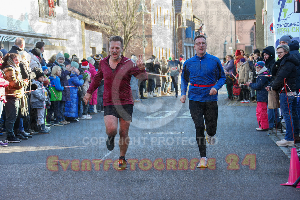 241201_1223_EX1_1910 | Sportfotografie im Rhein-Sieg Kreis, Köln, Bonn, NRW, Rheinland Pfalz, Hessen, etc. Unser Tätigkeitsfeld umfasst den Laufsport vom Volkslauf über den Marathon, Duathlon, Triathon bis zum Ultralauf wie Kölnpfad Ultra oder Schindertrail.