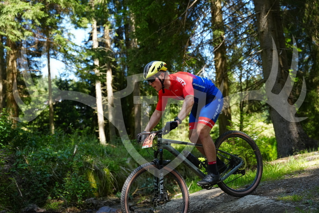 FC101703 | Fotogalerie der Treibjagd im Dunkelwald - Dein MTB Etappenrennen im Erzgebirge - Realisiert mit Pictrs.com