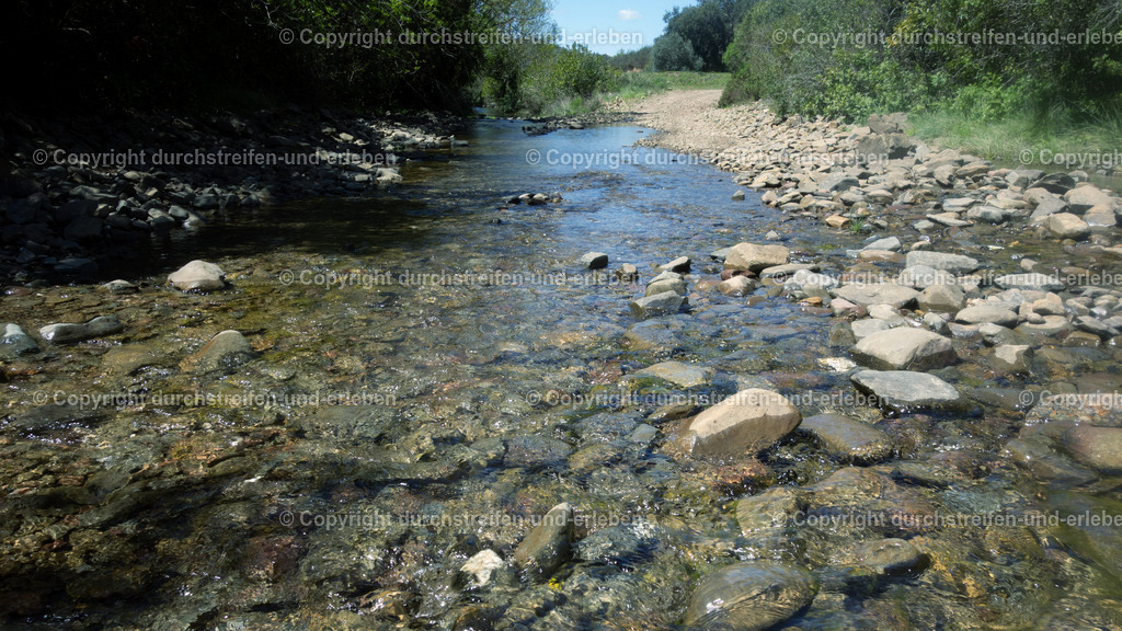 Rio de Fornalha nahe Cortelha, Serra do Caldeirão, Algarve | Rio de Fornalha nahe Cortelha, Serra do Caldeirão, Algarve - Realisiert mit Pictrs.com