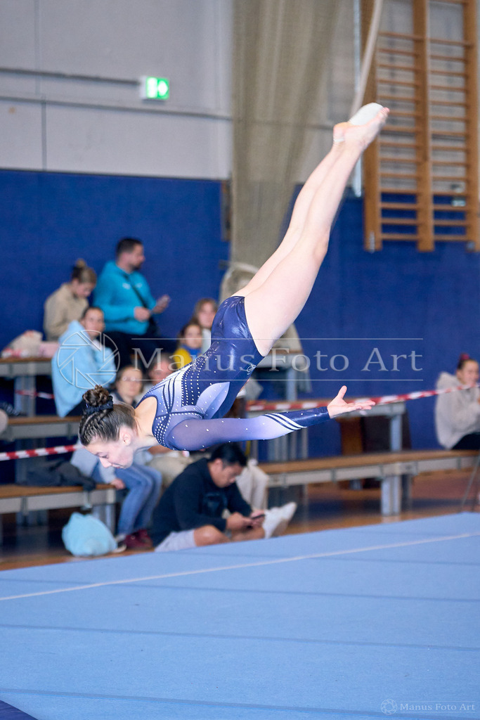 2024-10-06-1-A-DSC02963 | Professionelle Sportfotografie in Hamburg, Schleswig-Holstein und Niedersachsen – spezialisiert auf Rhönrad, Geräteturnen, Leistungsturnen und rhythmische Sportgymnastik. Bundesweite Begleitung von Rhönrad-Events. Jetzt Sport-Fotos - Realisiert mit Pictrs.com