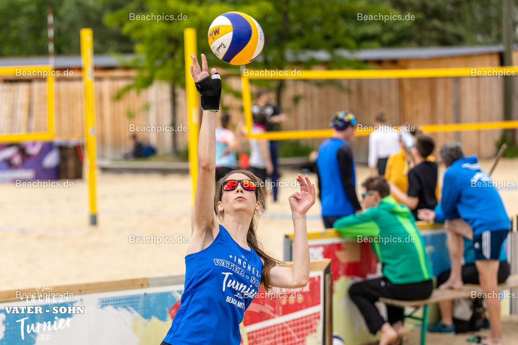 2022-00063053-Vater-Sohn-Turnier-Turnierbilder-2 | 26.05.2022; Berlin Foto: Gerold Rebsch - www.beachpics.de