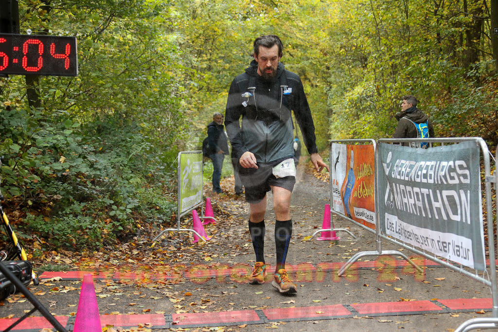 251026_1347_EX1_3970 | Sportfotografie im Rhein-Sieg Kreis, Köln, Bonn, NRW, Rheinland Pfalz, Hessen, etc. Unser Tätigkeitsfeld umfasst den Laufsport vom Volkslauf über den Marathon, Duathlon, Triathon bis zum Ultralauf wie Kölnpfad Ultra oder Schindertrail.