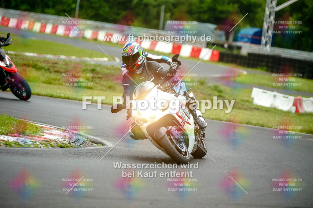 VBK-3838 | Hier findet Ihr Bilder von Touristenfahrten auf der Nürburgring Nordschleife oder von anderen Veranstaltungen die ich besucht habe. Viel Spass beim Durch Schauen 