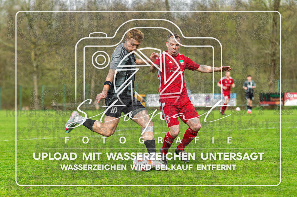 FGFSSCT-1000 | Adam Jarkas (FG Fulde-Stellichte #10) und Fabian Helmke (SC Tewel #03) beim Herren Kreisliga HK Spiel zwischen FG Fulde-Stellichte und SC Tewel im Lehrdestadion, Stellichte (Simon Paul Stopat) - Realisiert mit Pictrs.com
