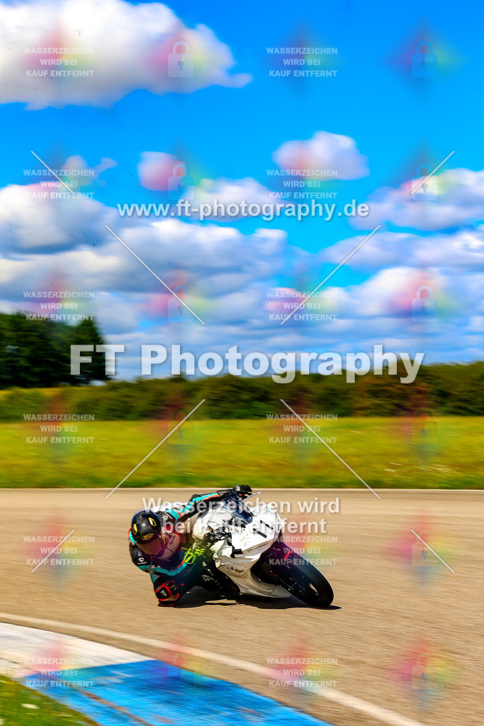 011-6412 | Hier findet Ihr Bilder von Touristenfahrten auf der Nürburgring Nordschleife oder von anderen Veranstaltungen die ich besucht habe. Viel Spass beim Durch Schauen 