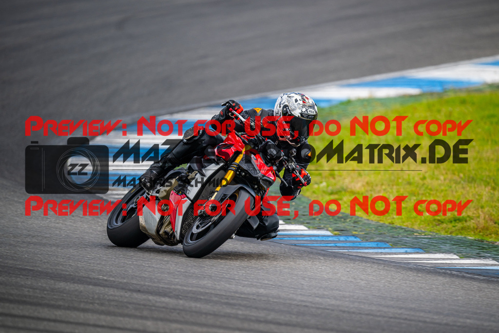 MaZZes_FotoMatrix_240615_6007705_7502 | ROT