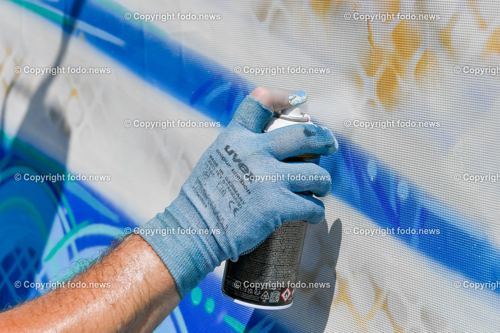 Deutschland_ Baden-Wuerttemberg_ Friedrichshafen am Bodensee_ 09.08.2025-11 | 09.08.2025, Deutschland, GER, Baden Wuerttemberg, Friedrichshafen am Bodensee, im Bild Themenbild, Graffiti, Sprayer, Streetart, Dose, Wandkunst, Urban Art, Tags, Mural, Farbe, Kreativitaet, Ausdruck, Legal Wall, Skizze, Stylewriting, Hip-Hop-Kultur, Subkultur, Kunstszene, Schriftzuege, Farbverlauf, Botschaft, Bild, Symbolbild, Feature