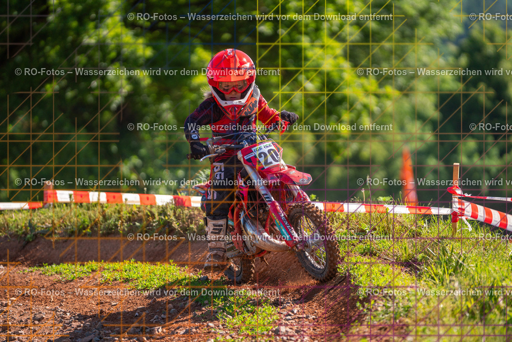Wolfshausen 1 Lauf -385 | Sportfotografie von RO-Fotos: Motorsport, Motocross, Enduro, Laufveranstaltungen und Triathlon. Professionelle Fotos von Sportlern und Events. - Realisiert mit Pictrs.com