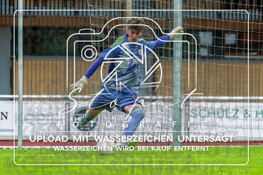 Landesliga Herren LG - TV Jahn Schneverdingen vs. MTV Eintracht Celle | Michel Voß (TV Jahn Schneverdingen #77); Landesliga Herren LG - TV Jahn Schneverdingen vs. MTV Eintracht Celle am 06.06.2026 in Osterwaldstadion, Schneverdingen - Realisiert mit Pictrs.com