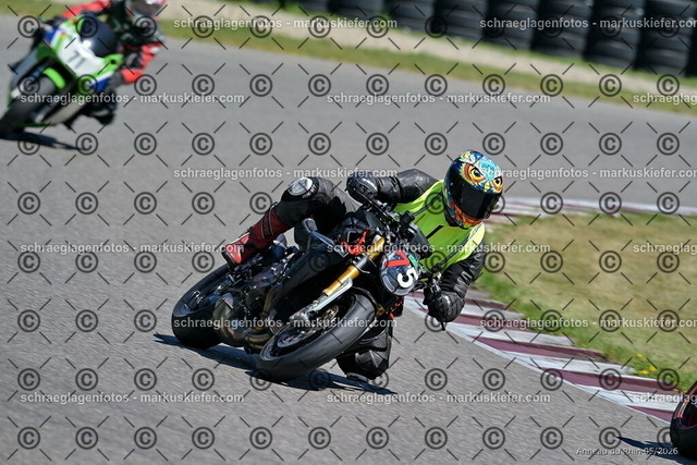 26BT01-1086 | 075 - Realisiert mit Pictrs.com