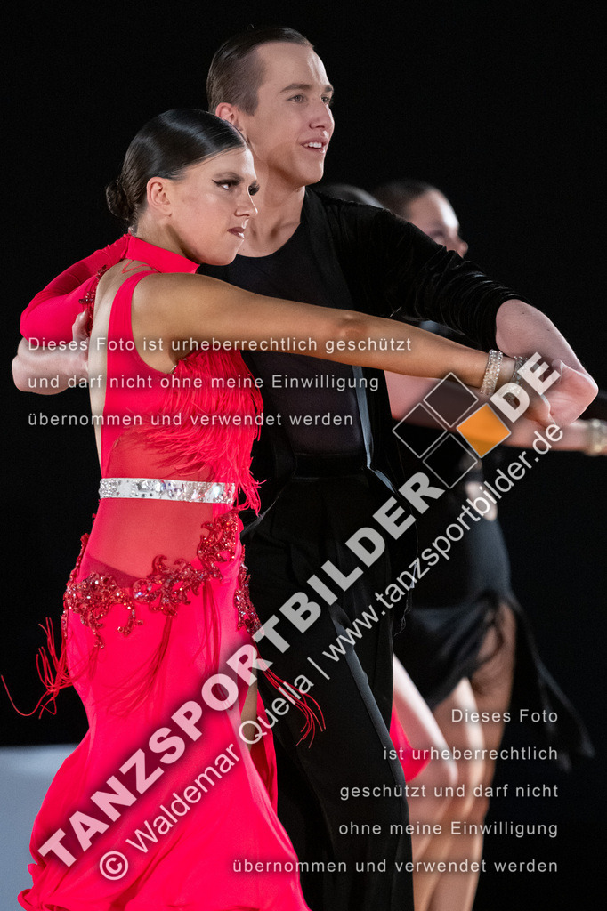 20250504-10731 | Hier finden Sie Tanz Bilder vom Latein und Standard Formationen tanzen. Sportbilder vom Tanzsport. Schöne Fotos und von Weltmeisterschaft, Europameisterschaft, Bundesliga, Regionalliga, Oberliga und Landesliga sowie von GOC Stuttgart, DanceComp, WM Bremen