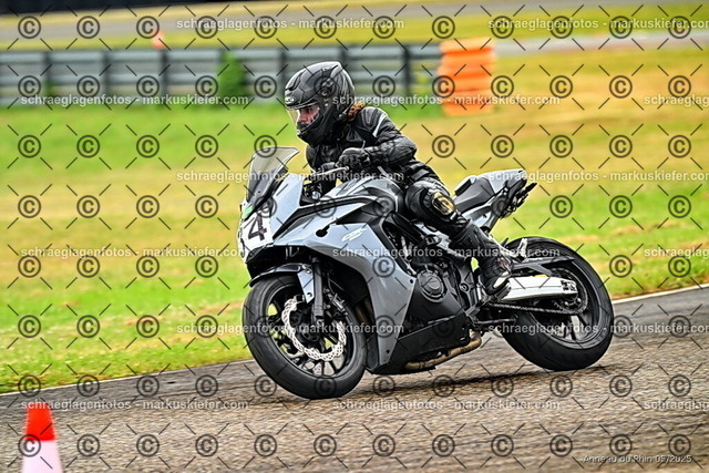 25bt02-0030 | markuskiefer.com - Realisiert mit Pictrs.com