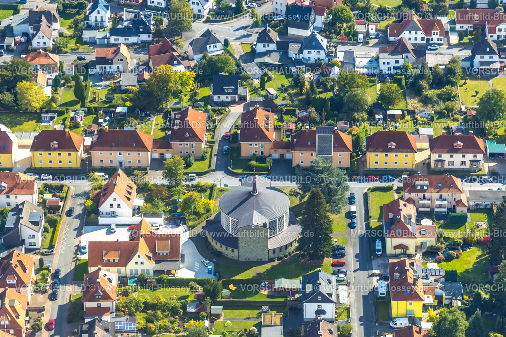 Soest220904323 | Luftbild, Wohngebiet mit St. Bruno Kirche, rundes Kirchengebäude, Soest, Soester Börde, Nordrhein-Westfalen, Deutschland