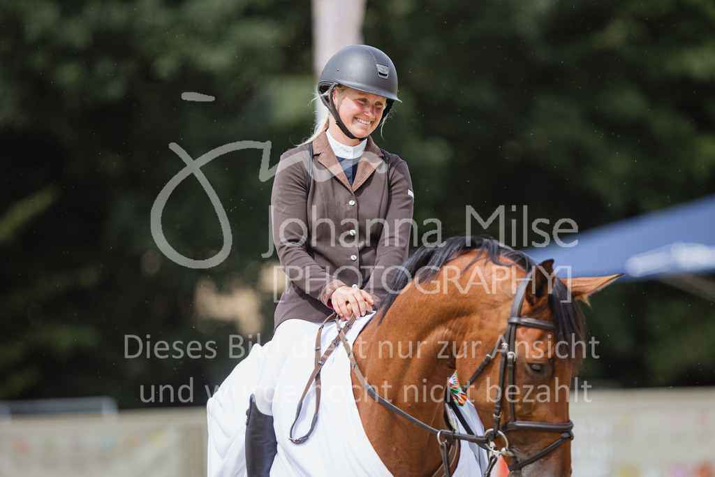 220731_BHO_ST_M2-Spr_2-731 | Deine schönsten Turniermomente als professionelle Fotos! Entdecke hochwertige Pferdesport-Fotografie im Online-Shop. Jetzt Fotos finden & bestellen!